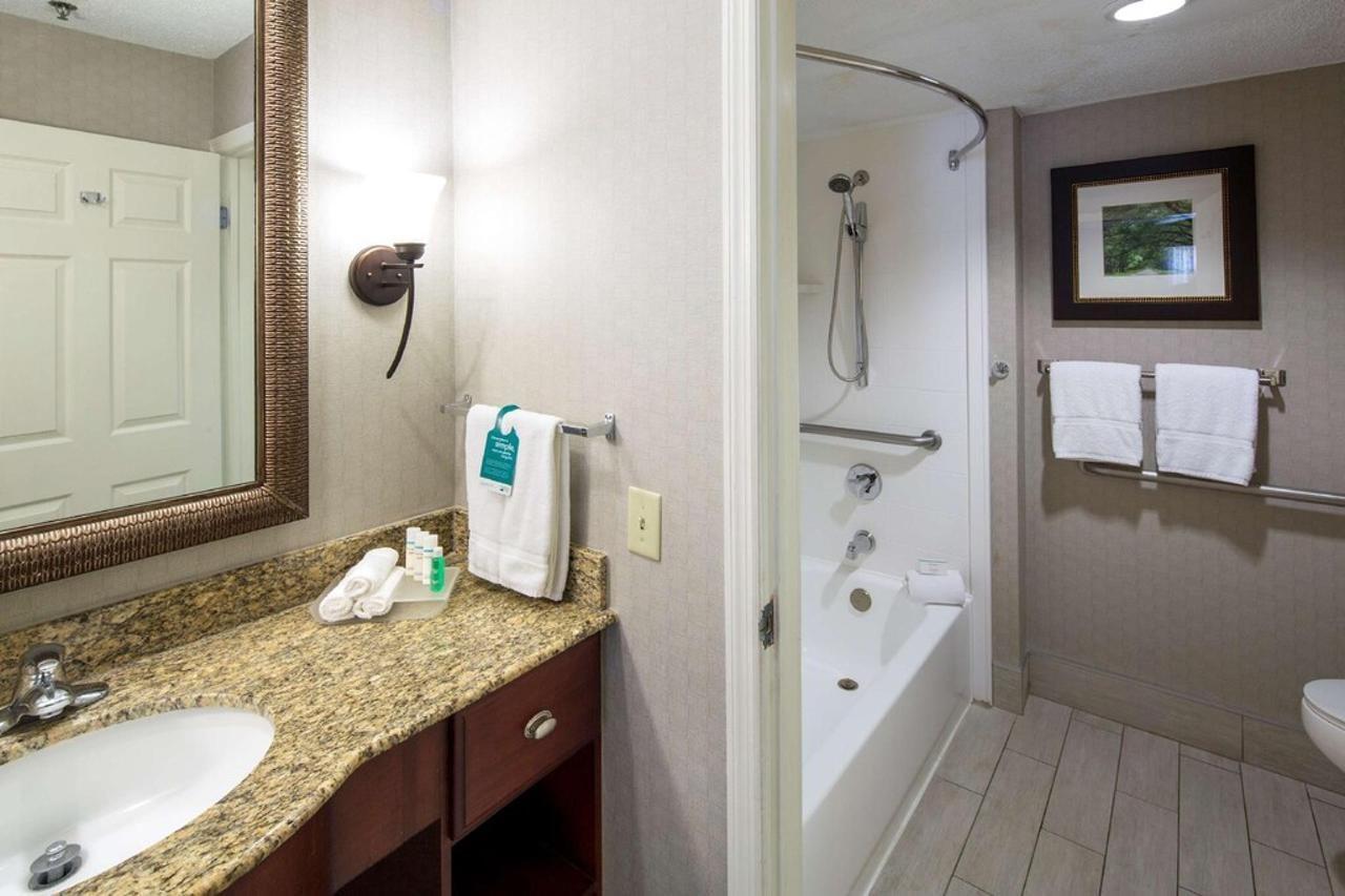 Homewood Suites By Hilton Savannah Exterior photo